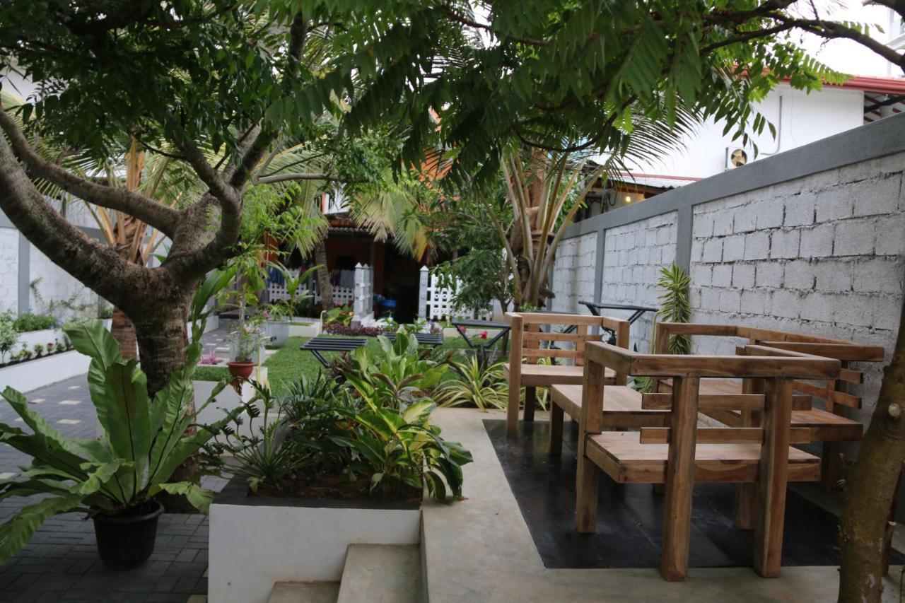 Surf'N Lanka - Surf School Hotel Weligama Luaran gambar